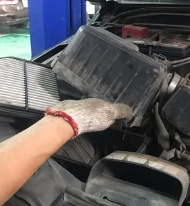  Thay lọc gió AC nhanh chống sạch sẽ