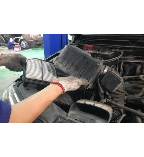  Thay lọc gió AC nhanh chống sạch sẽ