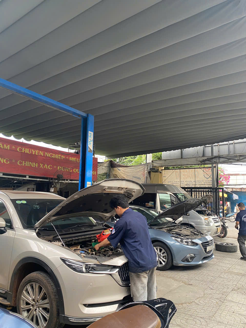 Gara Ô Tô Chuyên Nghiệp Hóc Môn Phục Vụ Những Dịch Vụ Gì?