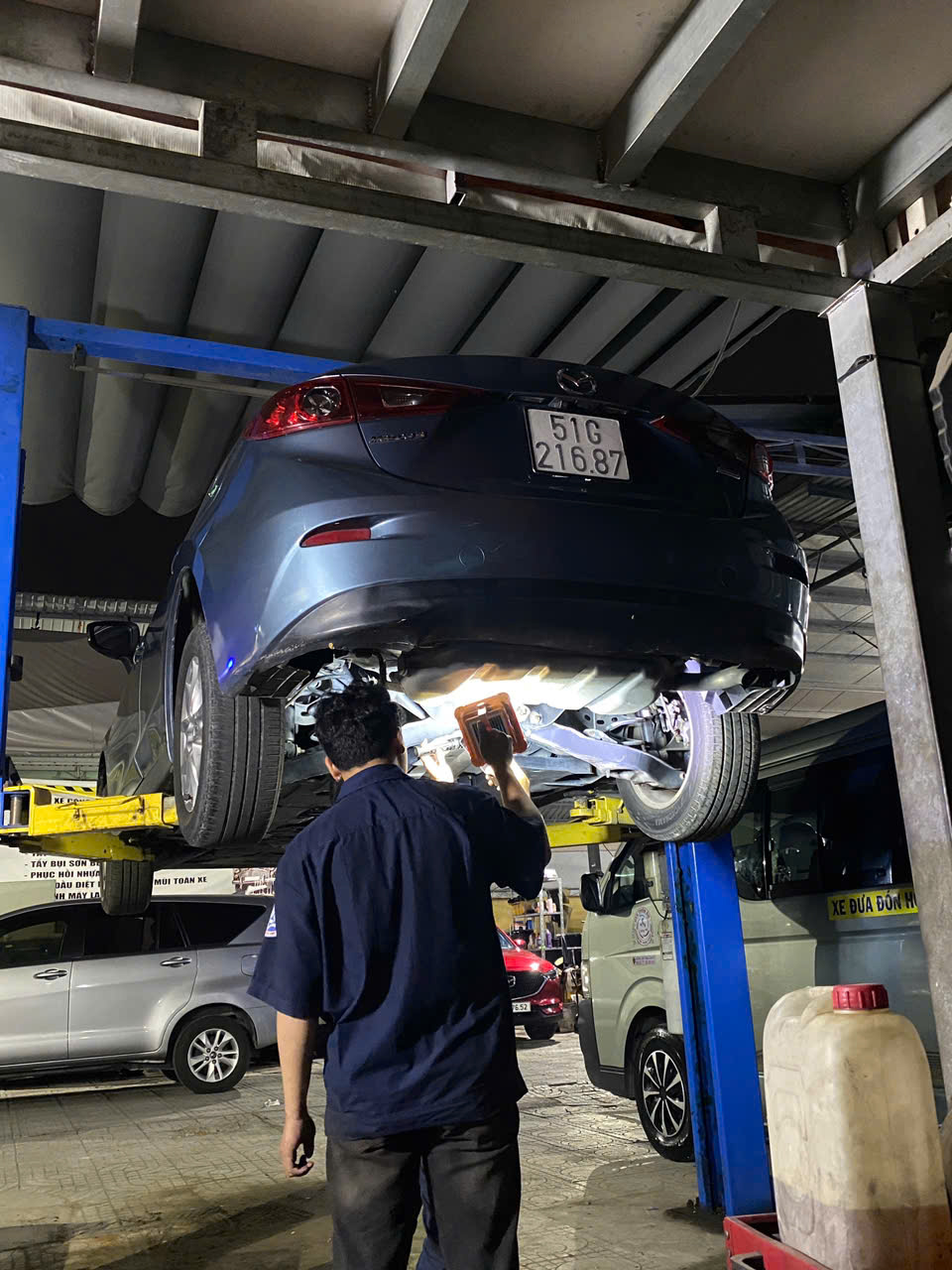 Vì sao chủ xe Mazda tin tưởng dịch vụ sửa chữa gầm tại đây?