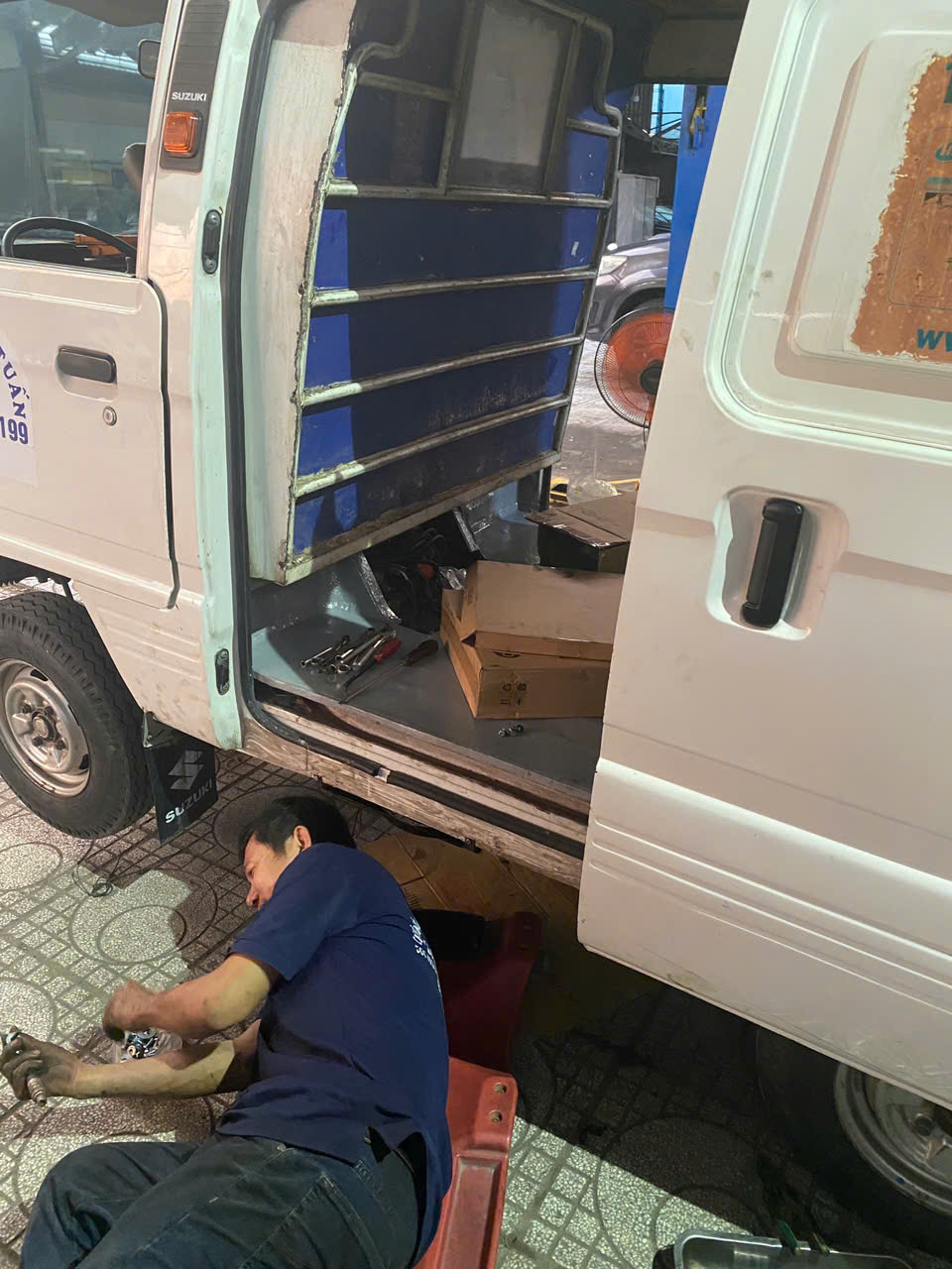 Quy trình Vệ sinh máy lạnh xe Suzuki chuyên nghiệp tại garage 247 hóc môn